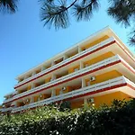 Apartment Colorful And Bright Apartment-beahost *