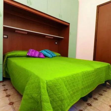 Appartement Colorful And Bright Apartment-beahost *