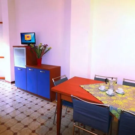 Colorful And Bright Apartment-beahost *