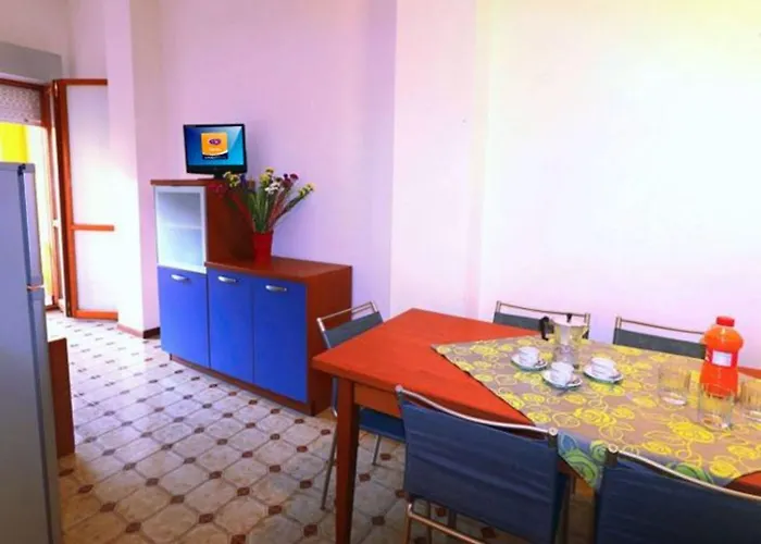 Appartamento Colorful And Bright Apartment-beahost